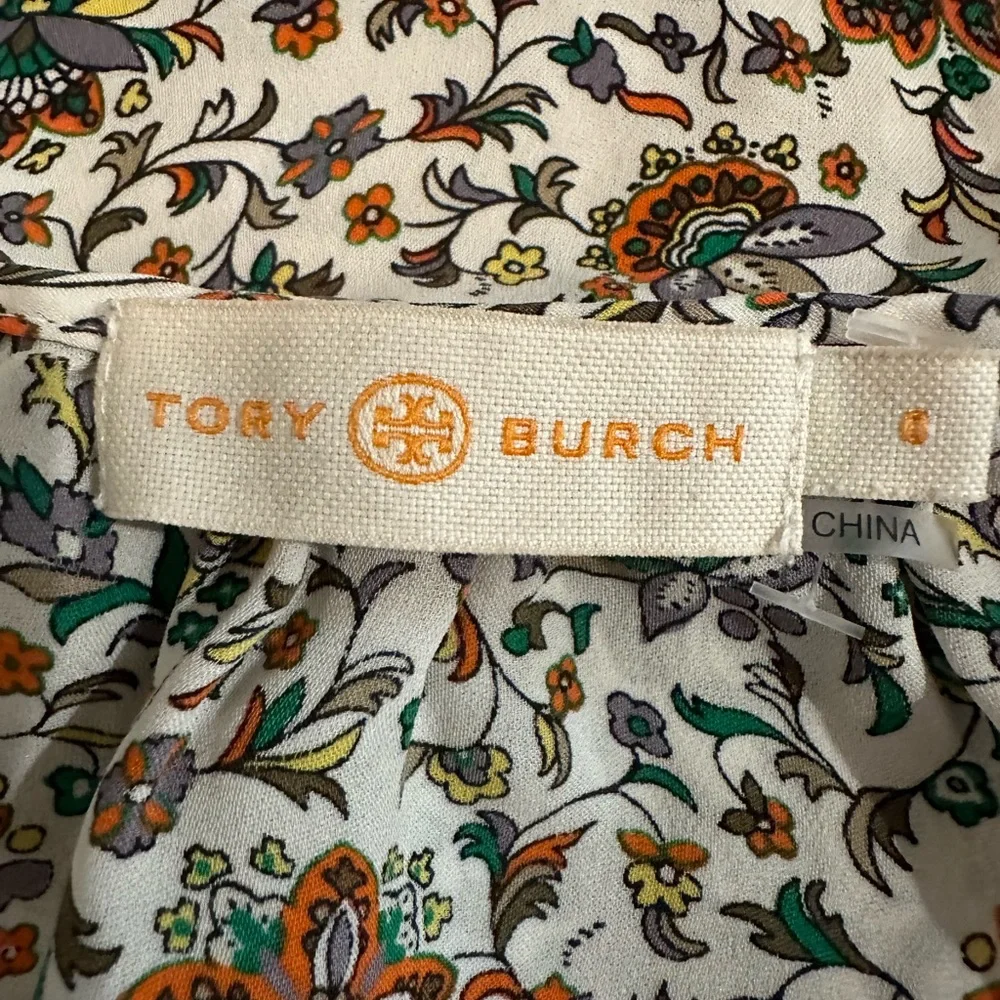 Tory Burch size 4 ladies floral top. Perfect for fall